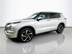 Used 2023  Mitsubishi Outlander SE FWD at Graham Auto Mall near Mansfield, OH