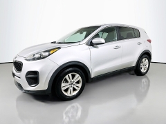 Used 2018  Kia Sportage 4d SUV FWD LX w&sol;Popular Pkg at Dutro Auto near Zanesville&comma; OH