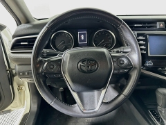 Used 2018  Toyota Camry 4d Sedan SE at Dutro Auto near Zanesville&comma; OH