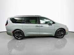 Used 2021  Chrysler Pacifica Touring L AWD at Dutro Auto near Zanesville&comma; OH