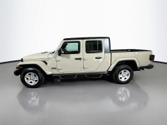 Used 2020  Jeep Gladiator Crew Cab Sport S at Dutro Auto near Zanesville&comma; OH