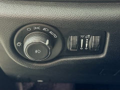 Used 2025  Chrysler Pacifica Limited FWD at Graham Auto Mall near Mansfield&comma; OH