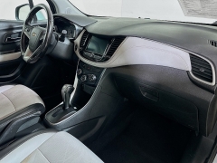 Used 2020  Chevrolet Trax 4d SUV FWD LT at Dutro Auto near Zanesville&comma; OH