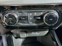 Used 2025  Chevrolet Trax FWD 4dr LT at Dutro Auto near Zanesville&comma; OH