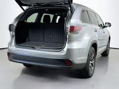 Used 2016  Toyota Highlander 4d SUV AWD XLE at Dutro Auto near Zanesville&comma; OH