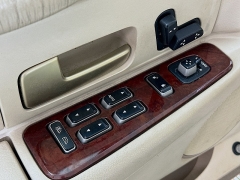 Used 2004  Lincoln Town Car 4d Sedan Signature at Graham Auto Mall near Mansfield&comma; OH
