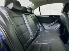 Used 2013  Volkswagen Jetta 4d Sedan SE Auto&sol;PZEV at Dutro Auto near Zanesville&comma; OH