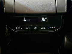 Used 2024  Toyota Highlander XLE AWD at Dutro Auto near Zanesville&comma; OH