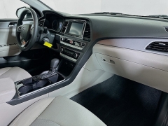 Used 2019  Hyundai Sonata 4d Sedan SE at Dutro Auto near Zanesville, OH