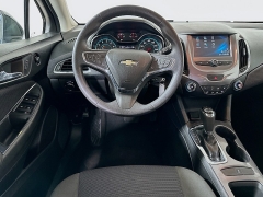 Used 2017  Chevrolet Cruze 4d Hatchback LT Auto at Dutro Auto near Zanesville&comma; OH