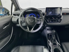 Used 2020  Toyota Corolla Hatchback 5d XSE CVT at Dutro Auto near Zanesville&comma; OH