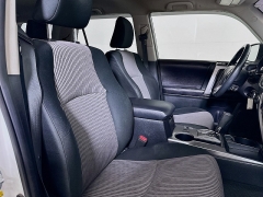 Used 2016  Toyota 4Runner 4d SUV RWD SR5 at Dutro Auto near Zanesville, OH