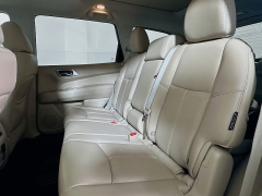 Used 2019  Nissan Pathfinder 4d SUV 4WD Platinum at Dutro Auto near Zanesville, OH