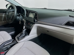 Used 2017  Hyundai Elantra 4d Sedan SE Auto at Graham Auto Mall near Mansfield&comma; OH