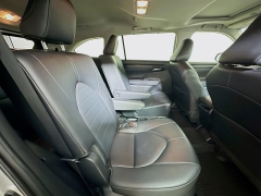 Used 2023  Toyota Highlander Hybrid XLE AWD at Graham Auto Mall near Mansfield, OH