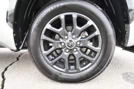 Used 2022  Toyota Tundra Hybrid 4WD Platinum CrewMax 5&period;5ft Bed at Dutro Auto near Zanesville&comma; OH