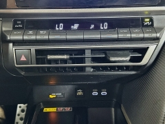 Used 2025  Toyota Camry SE at Dutro Auto near Zanesville&comma; OH