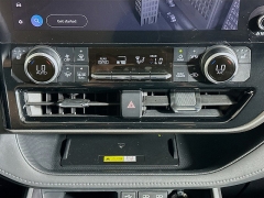 Used 2023  Toyota Highlander Hybrid XLE AWD at Dutro Auto near Zanesville&comma; OH