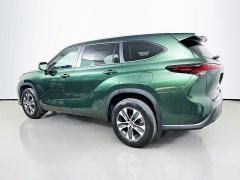 Used 2024  Toyota Highlander XLE AWD at Dutro Auto near Zanesville&comma; OH