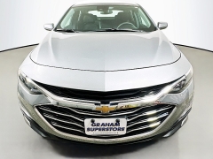 Used 2025  Chevrolet Malibu 4dr Sdn 1LT at Dutro Auto near Zanesville, OH