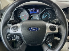 Used 2012  Ford Focus 4d Sedan SEL at Dutro Auto near Zanesville&comma; OH
