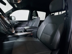 Used 2021  Ram 1500 4WD Big Horn Crew Cab 5'7" Box at Dutro Auto near Zanesville&comma; OH