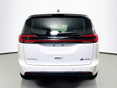 Used 2023  Chrysler Pacifica Hybrid Limited FWD at Dutro Auto near Zanesville&comma; OH
