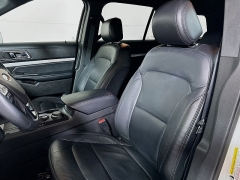 Used 2017  Ford Explorer 4d SUV 4WD XLT at Dutro Auto near Zanesville&comma; OH