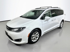 Used 2019  Chrysler Pacifica 4d Wagon Touring L Plus at Graham Auto Mall near Mansfield&comma; OH