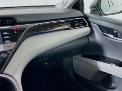 Used 2019  Toyota Camry 4d Sedan XLE at Dutro Auto near Zanesville, OH