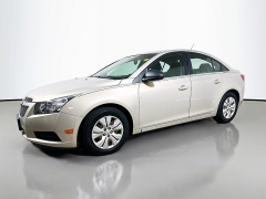 Used 2012  Chevrolet Cruze 4d Sedan LS at Dutro Auto near Zanesville&comma; OH