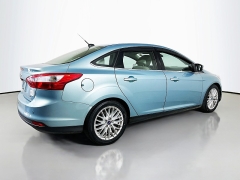 Used 2012  Ford Focus 4d Sedan SEL at Dutro Auto near Zanesville&comma; OH