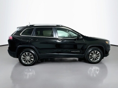Used 2020  Jeep Cherokee 4d SUV 4WD Latitude Plus 2&period;4L at Dutro Auto near Zanesville&comma; OH