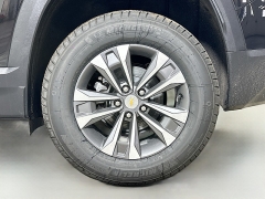 New 2026  Chevrolet Equinox AWD 4dr LT w&sol;2LT at Graham Auto Mall near Mansfield&comma; OH