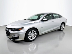 Used 2022  Chevrolet Malibu 4dr Sdn LT at Dutro Auto near Zanesville&comma; OH