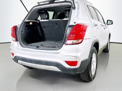 Used 2020  Chevrolet Trax 4d SUV FWD LT at Dutro Auto near Zanesville&comma; OH