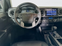 Used 2022  Toyota Tacoma 4WD TRD Off Road Double Cab 5ft Bed V6 AT at Dutro Auto near Zanesville&comma; OH