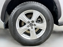 Used 2023  Toyota Highlander L FWD at Dutro Auto near Zanesville, OH