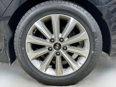 Used 2017  Hyundai Sonata 4d Sedan Limited at Dutro Auto near Zanesville&comma; OH