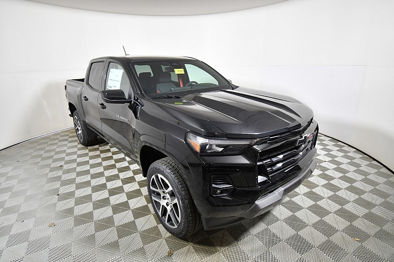 New 2024  Chevrolet Colorado 4WD Crew Cab Z71 at Graham Auto Mall near Mansfield, OH