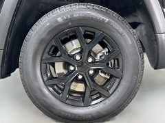 Used 2024  Jeep Grand Cherokee L Altitude X 4x4 at Graham Auto Mall near Mansfield, OH