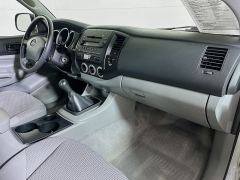 Used 2006  Toyota Tacoma 4WD Access Cab at Dutro Auto near Zanesville&comma; OH