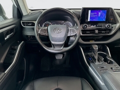 Used 2023  Toyota Highlander XLE AWD at Graham Auto Mall near Mansfield, OH