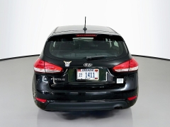 Used 2017  Kia Forte5 5d Hatchback LX at Graham Auto Mall near Mansfield&comma; OH