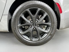 Used 2021  Chrysler Pacifica Touring L AWD at Dutro Auto near Zanesville&comma; OH