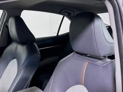 Used 2018  Toyota Camry Hybrid 4d Sedan SE at Dutro Auto near Zanesville&comma; OH