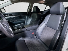 Used 2017  Nissan Maxima 4d Sedan SR at Graham Auto Mall near Mansfield, OH