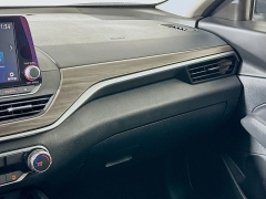 Used 2024  Nissan Altima 2&period;5 SV Sedan at Dutro Auto near Zanesville&comma; OH