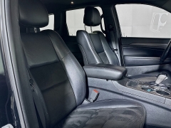 Used 2021  Jeep Grand Cherokee Laredo X 4x4 at Dutro Auto near Zanesville, OH