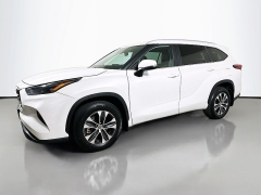 Used 2023  Toyota Highlander XLE AWD at Graham Auto Mall near Mansfield, OH
